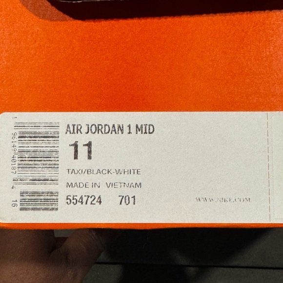 Jordan 1 Mid - Picture 9 of 9